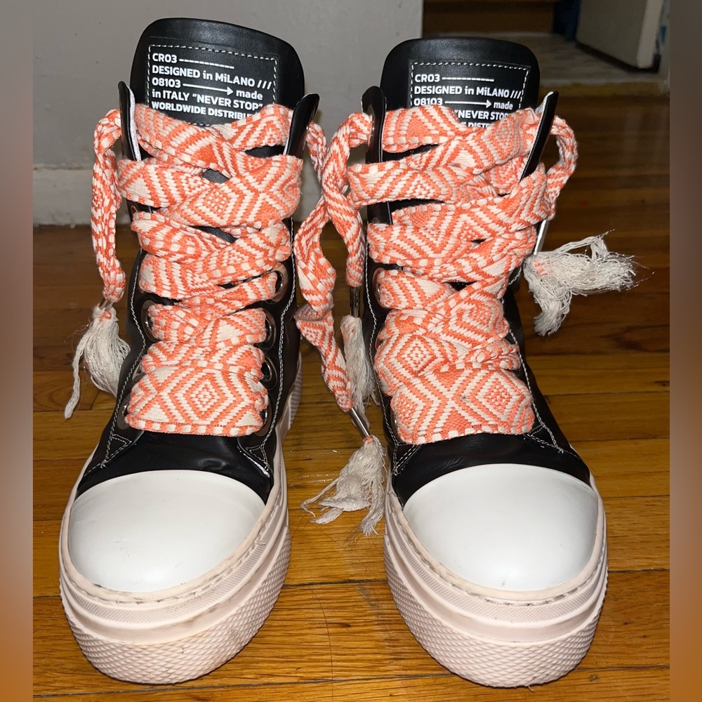 Cristian Zerotre Calipso 300 with Vibrant Orange Rhombus Laces